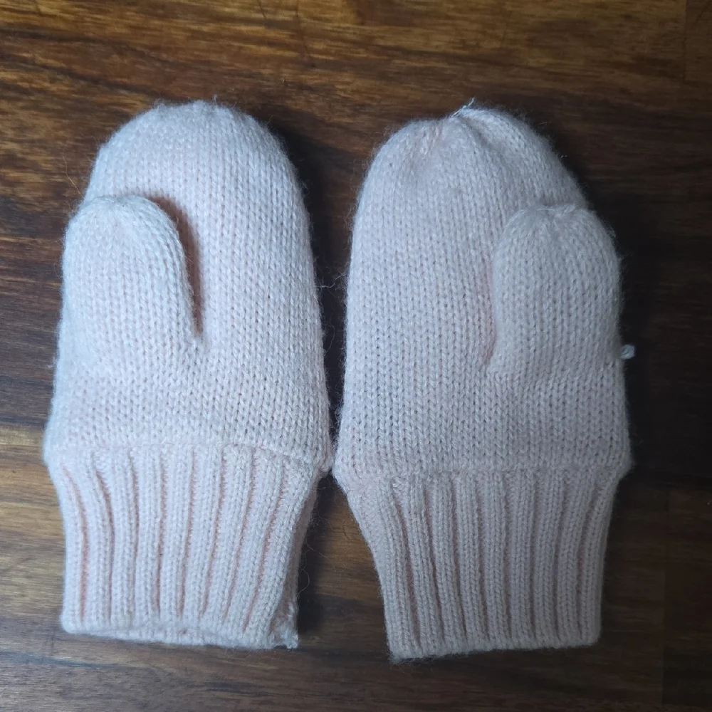 H&M Soft Pink Kids Mittens